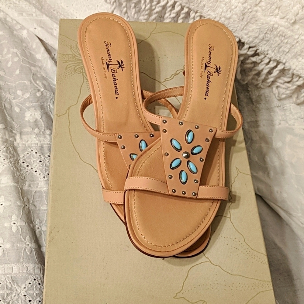 NWT Tommy Bahama turquoise detail nude slippers